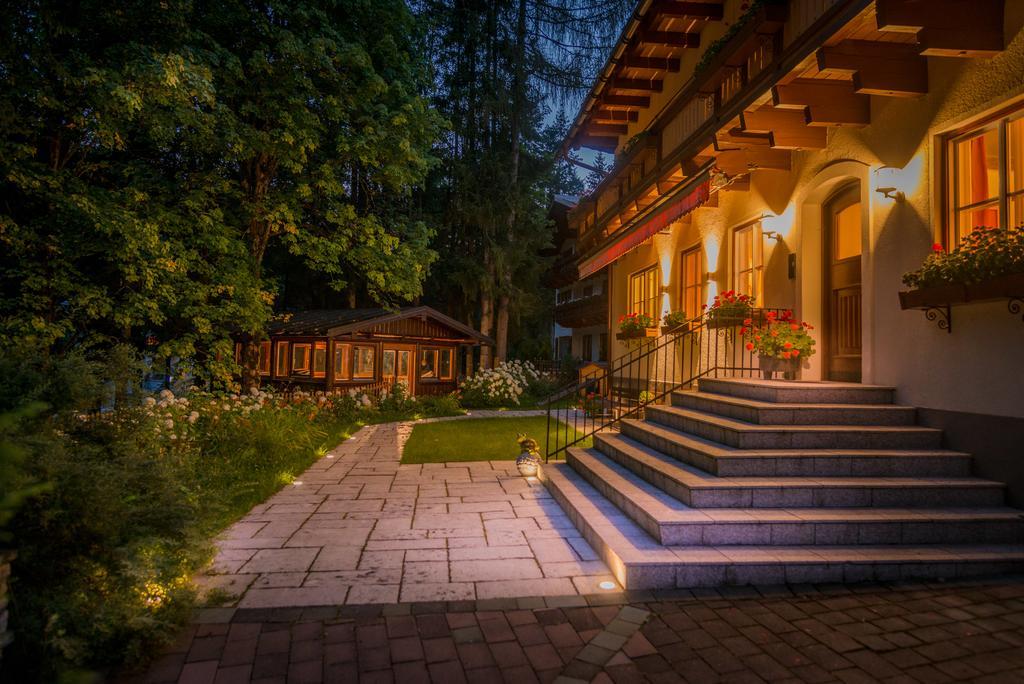 Bio-Holzhaus Und Landhaus Heimat Ramsau am Dachstein Bagian luar foto